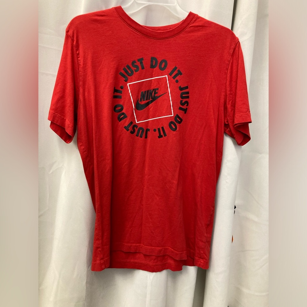 Nike t-shirt